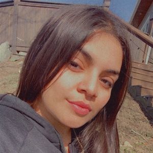 Meet your Posher, Lorena